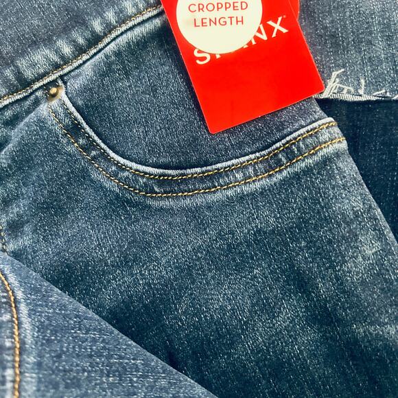 NEW Spanx Cropped Flare Raw Hem Jeans 2-Toned Medium Dark Wash Minimalist Small - Picture 4 of 10